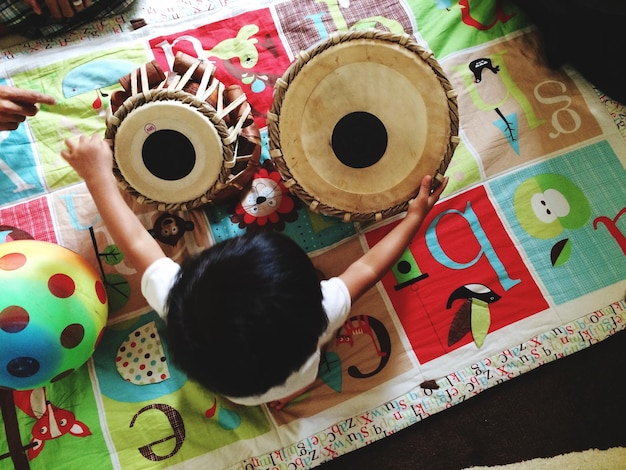 Photo high angle view  tabla player