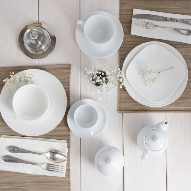 Photo high angle view of tea cups on table