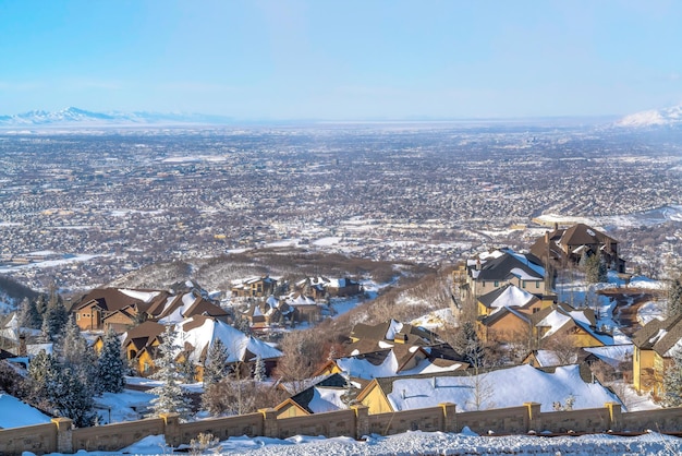 Foto vista ad alto angolo del paesaggio cittadino contro il cielo durante l'inverno