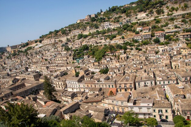 Foto vista ad alto angolo del paesaggio cittadino contro il cielo