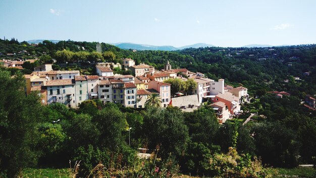 Foto vista ad alto angolo del paesaggio cittadino contro il cielo