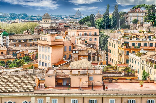 Foto vista ad alto angolo del paesaggio cittadino contro il cielo