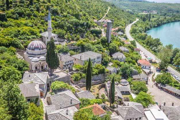 Foto vista ad alto angolo di alberi e edifici