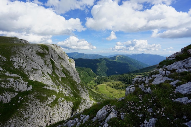 Photo high angle view of valley against mountains