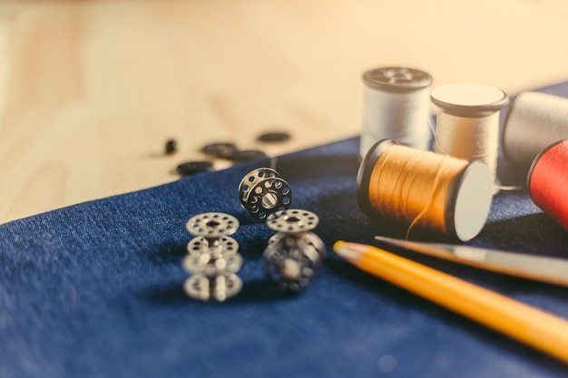 Photo high angle view of various sewing items on table