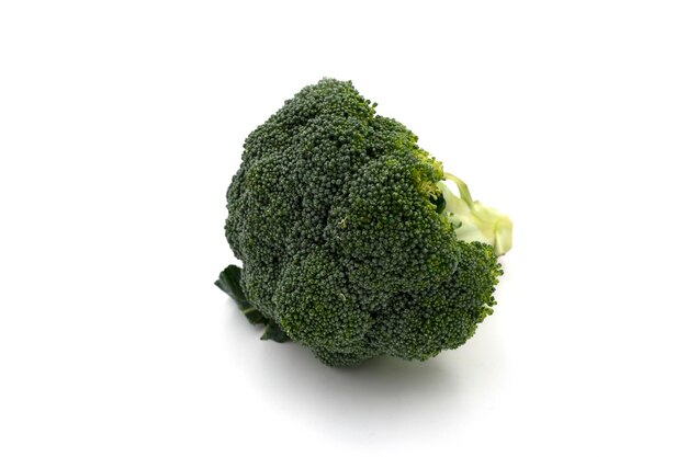 Foto vista ad alto angolo di un vegetale sullo sfondo bianco