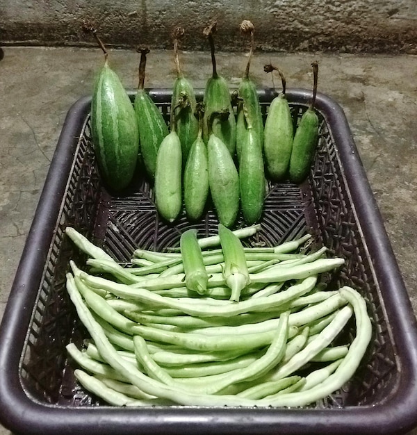 Photo high angle view of vegetables in basket