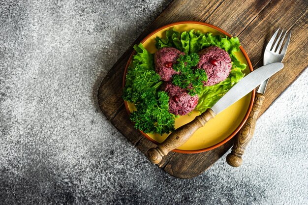 Photo high angle view of vegetables in container on table