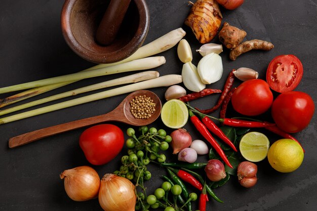 Photo high angle view of vegetables in container