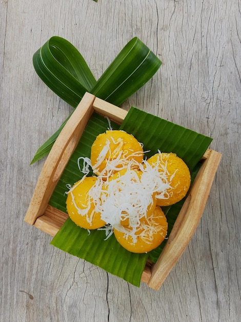切り板上の野菜の高角度の視点