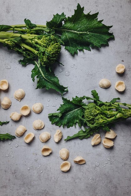 Photo high angle view of vegetables on table