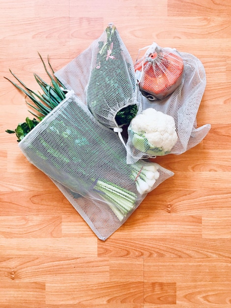 Photo high angle view of vegetables on table