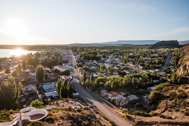 Foto vista ad alta angolazione del villaggio di chile chico in cile