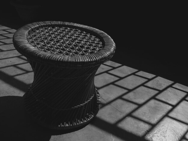 Photo high angle view of wicker chair