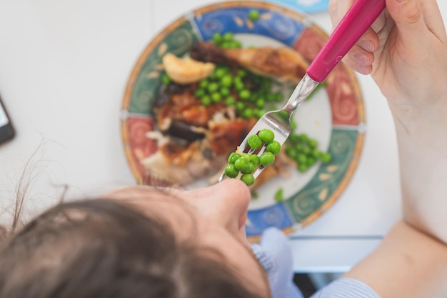 Photo high angle view of woman having food