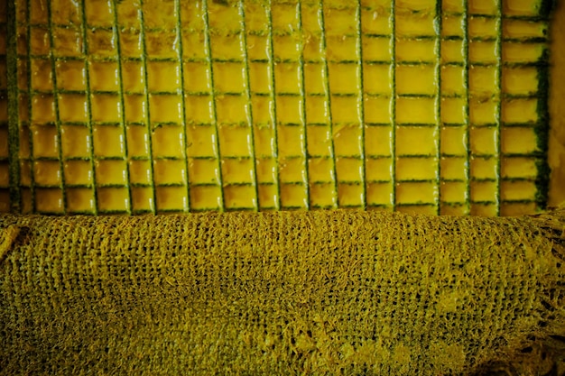 Foto vista ad alto angolo della stampante a blocchi gialli e del sacco