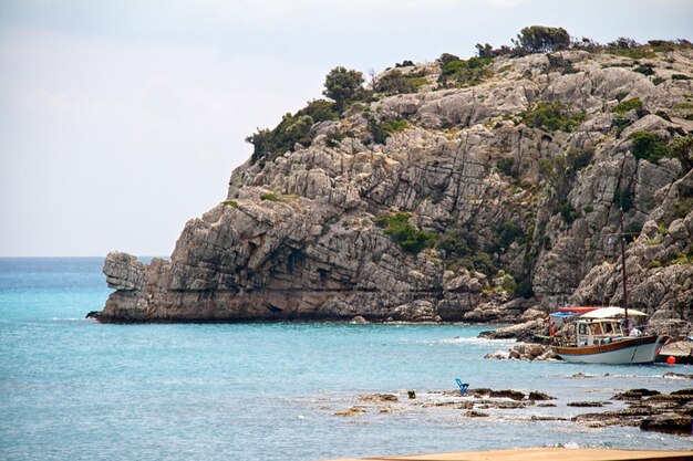 ギリシャロードス島の高山と岩