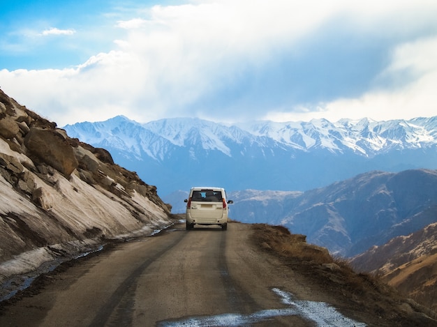 라 Ladakh의 풍경에 높은 거리