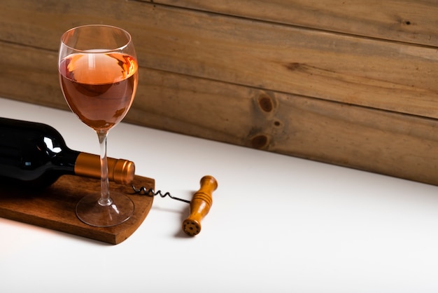 Alta vista vino rosato in un bicchiere