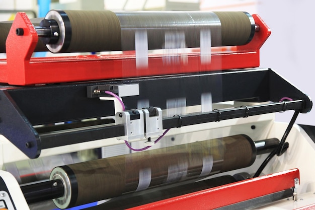 Highspeed printing of labels on transparent film