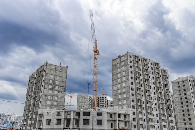 Hijskranen en constructie van hoogbouw