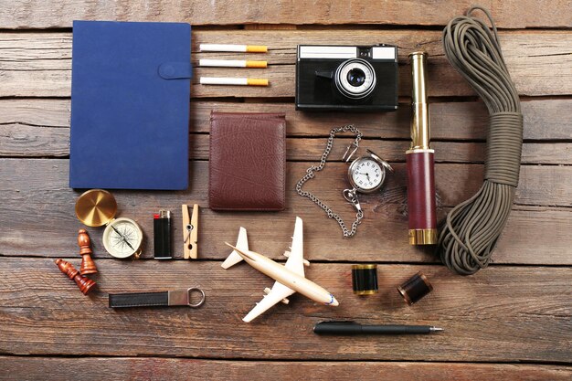 Photo hiking gear on wooden background