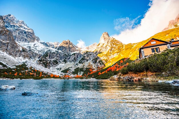 Hiking in national park high tatras hiiking from white lake to
green lake in the mountain landscape zelene pleso slovakia