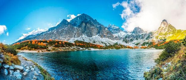 Hiking in national park high tatras hiiking from white lake to
green lake in the mountain landscape zelene pleso slovakia