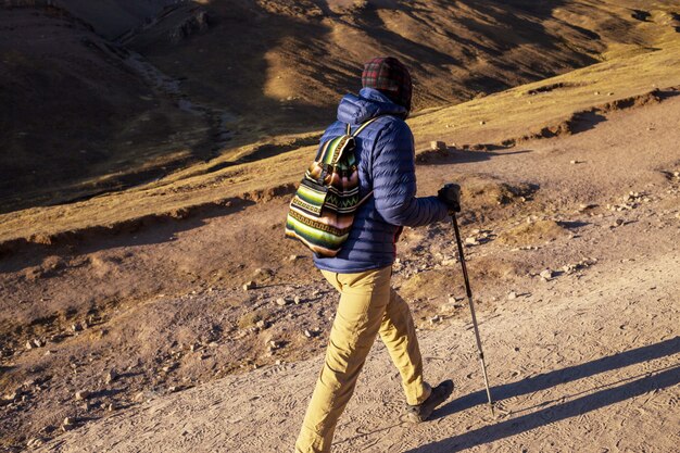 ペルー、コルディレラ山脈のハイキングシーン