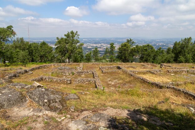 Photo hill fort of mount padrao mount cordova portugal