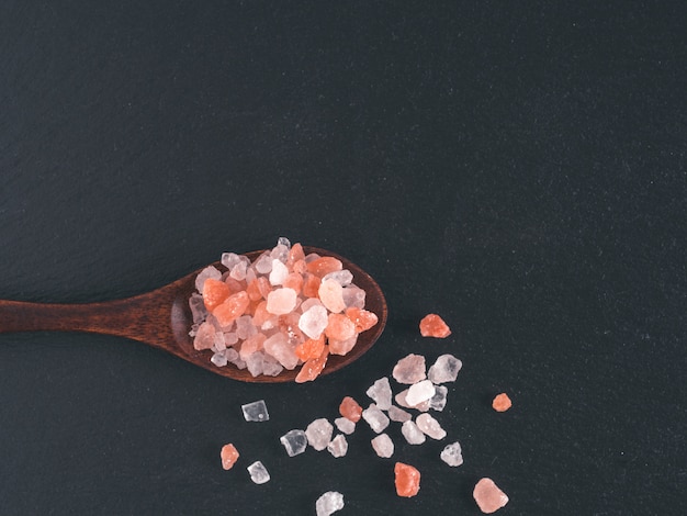 Photo himalayan pink salt in crystals