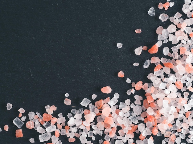 사진 himalayan pink salt in crystals