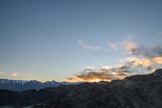 Гора Химарая с голубым небом