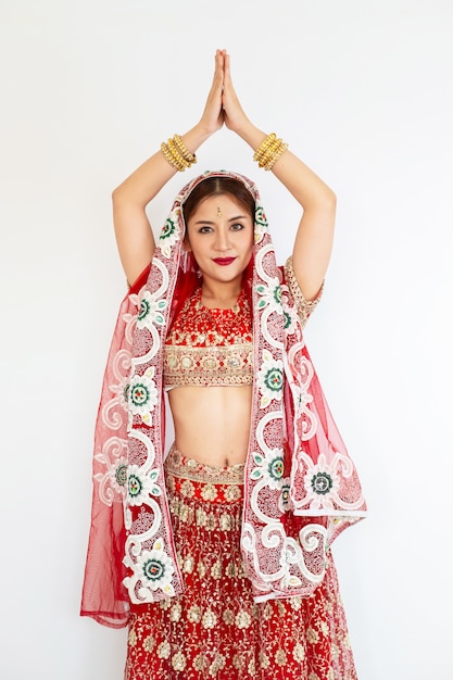 Фото Индуистская модель менди и кундана ювелирные изделия традиционный индийский костюм