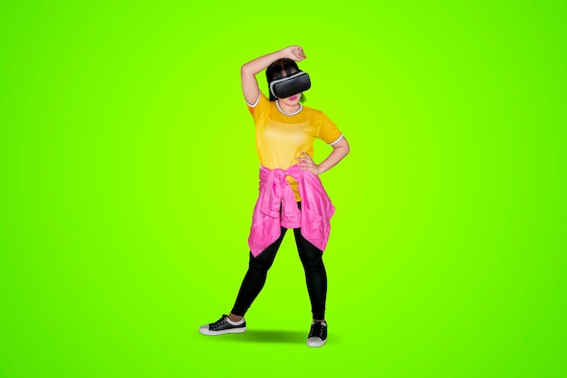 Hiphopdanser met een virtual reality headset