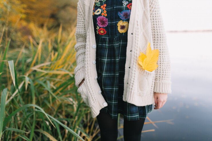10 Stylish Cardigan Outfits to Rock This Fall