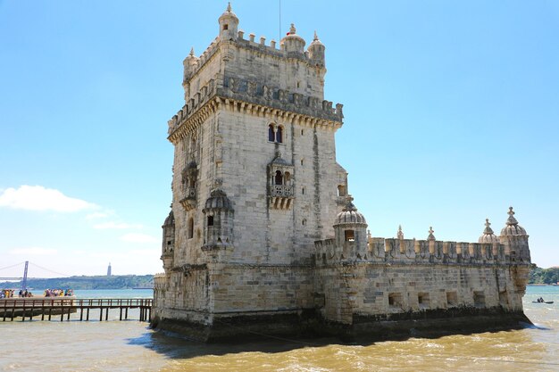 Foto edificio storico contro il cielo