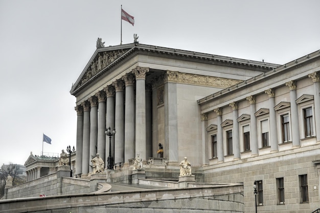 Photo the historic building of the austrian parliament in vienna