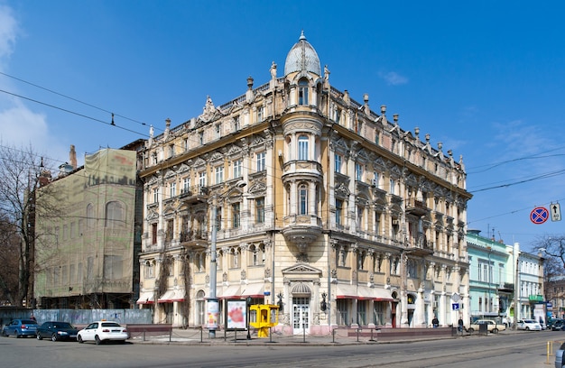 Photo historic building in odessa, ukraine. built 1888