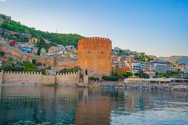 Photo historical alanya city, castle and sea view