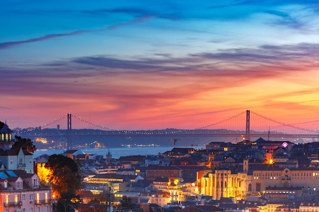 Photo historical centre of lisbon at sunset, portugal