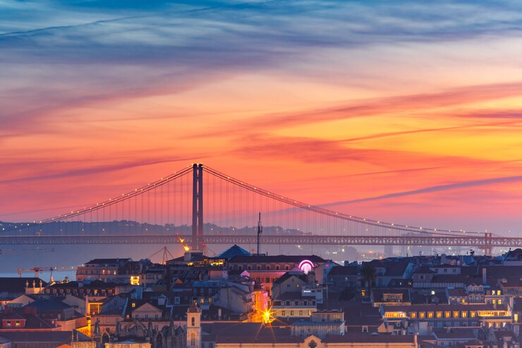 Photo historical centre of lisbon at sunset, portugal