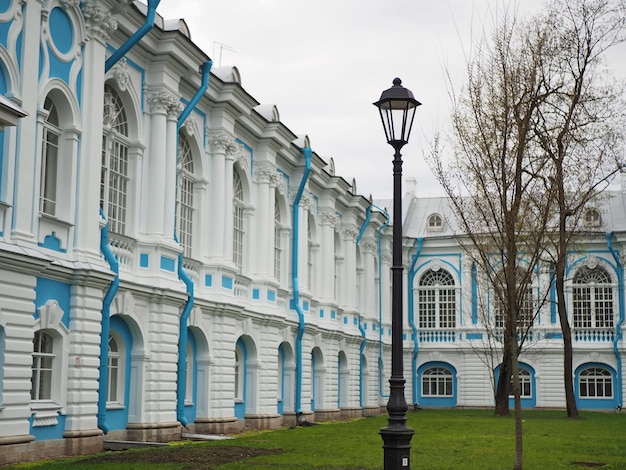 Photo historical and religious monument. resurrection smolny cathedral, st. petersburg, russia.