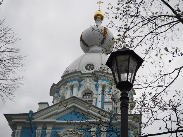 Photo historical and religious monument. resurrection smolny cathedral, st. petersburg, russia.