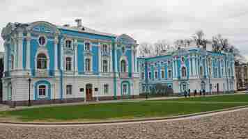 Photo historical and religious monument. resurrection smolny cathedral, st. petersburg, russia.