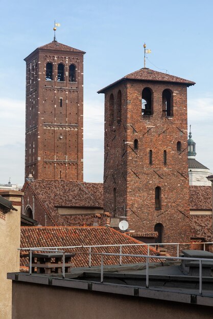 Historisch gebouw tegen de lucht.