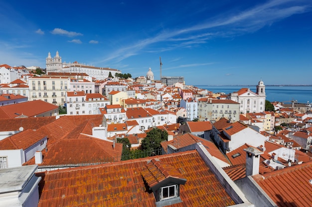 Historische oude wijk Alfama in Lissabon