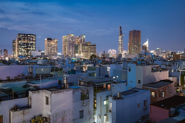 Ho Chi Minh, Vietnam, 26 juni 2023 Een prachtig stadsbeeld's nachts