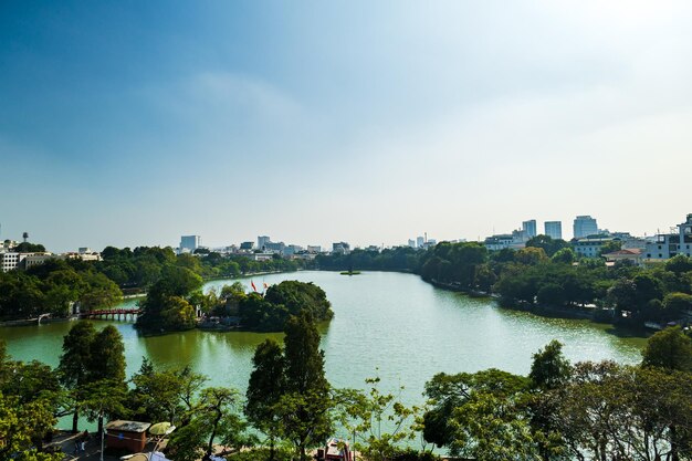 Photo hoan kiem lake in hanoi vietnam aerial view from downtown hanoi vietnam