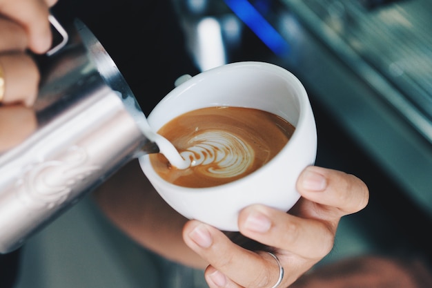 Hoe maak je een koffie latte kunst